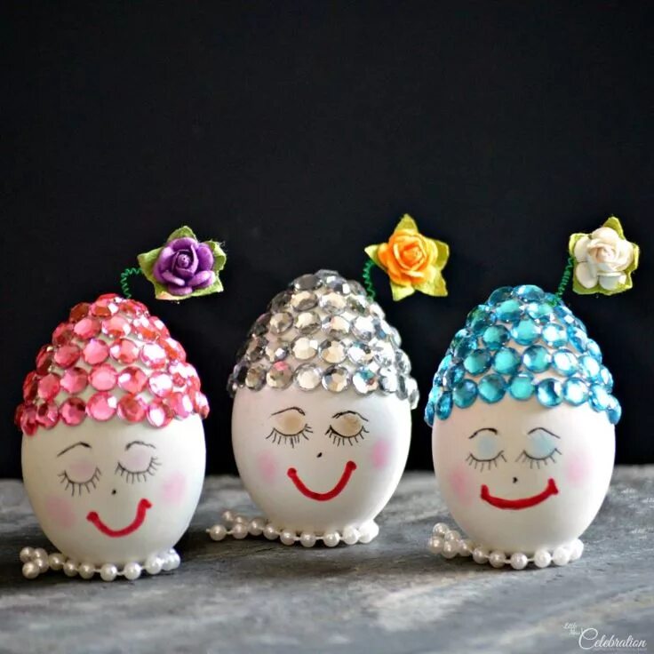 Идеи для бумажных сюрпризов пасха. Egg craft. Пасхальное яйцо поделка. Украшение яиц стразами на пасху. Пасхальное яйцо из бумаги.