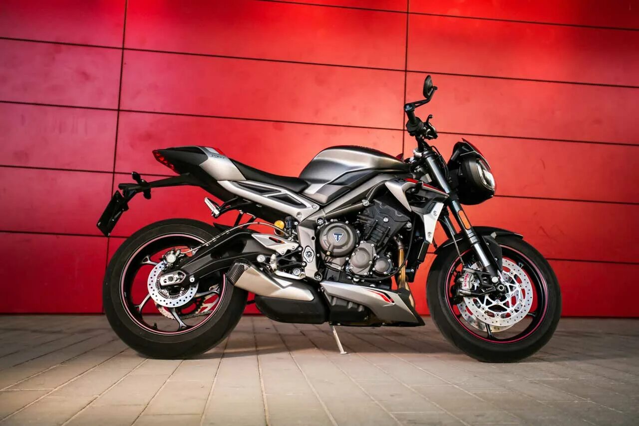 Triumph rs. Triumph street triple. triumph street triple rs. triumph street triple rs 2025. triumph speed triple 1200 2025.