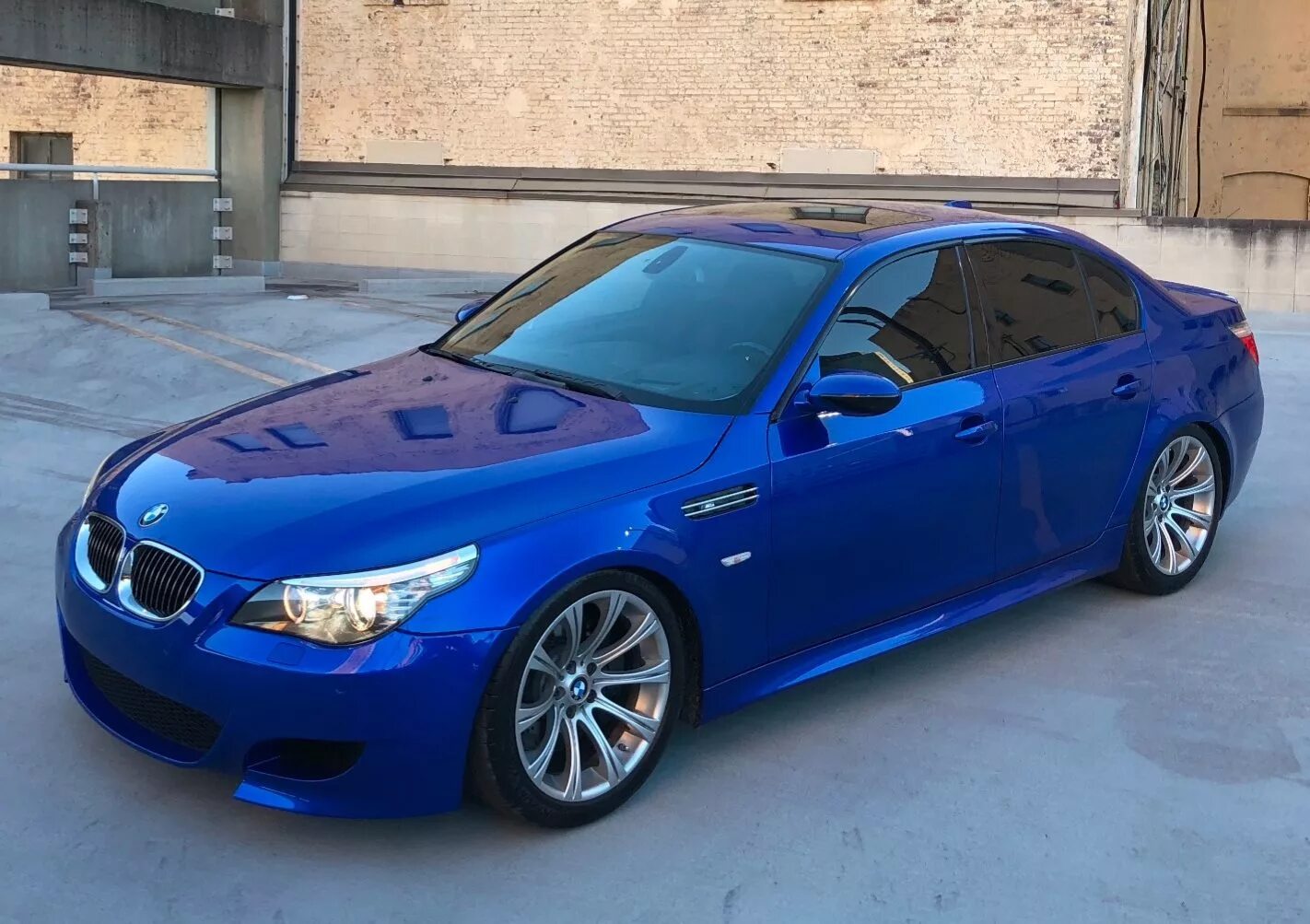 Цвета бмв е60. BMW m5 2008. BMW m5 e60 Blue. BMW m5 синяя. BMW m5 e60 2008.