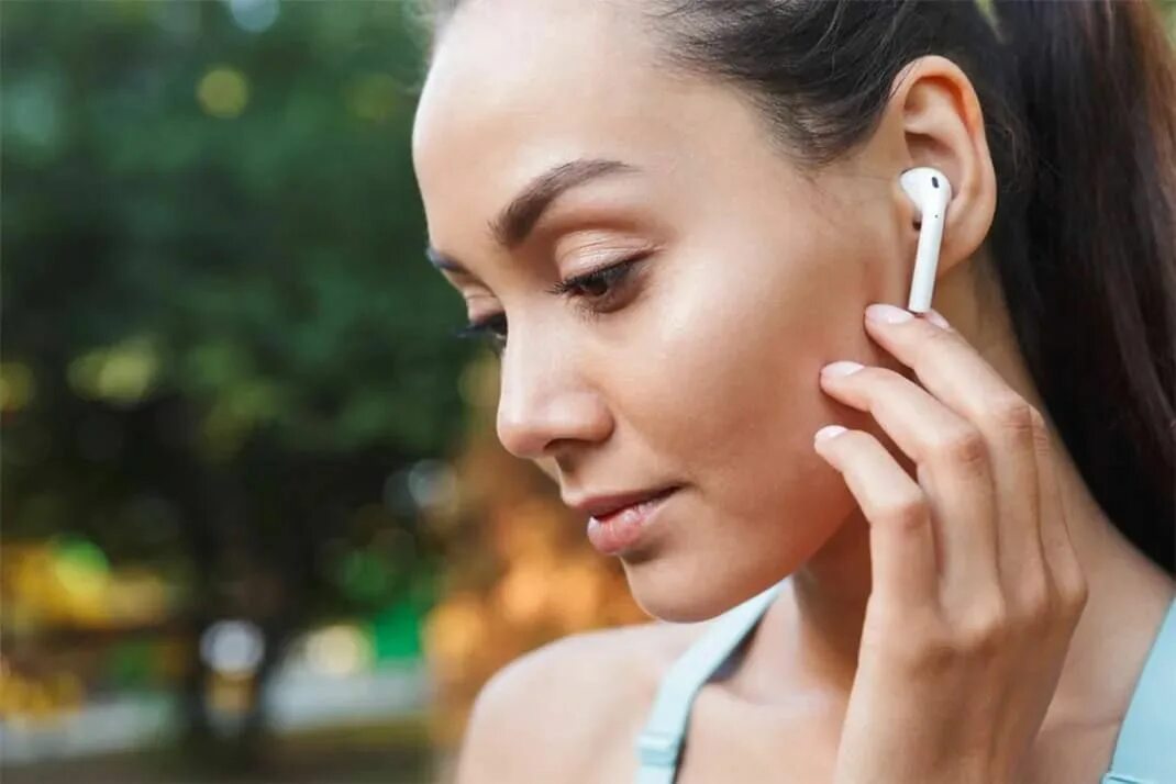 Беспроводные наушники можно вернуть. Наушники TWS Apple AIRPODS 2. Наушники TWS Apple AIRPODS 3. AIRPODS 2 В ушах. Apple AIRPODS 2 В ушах.