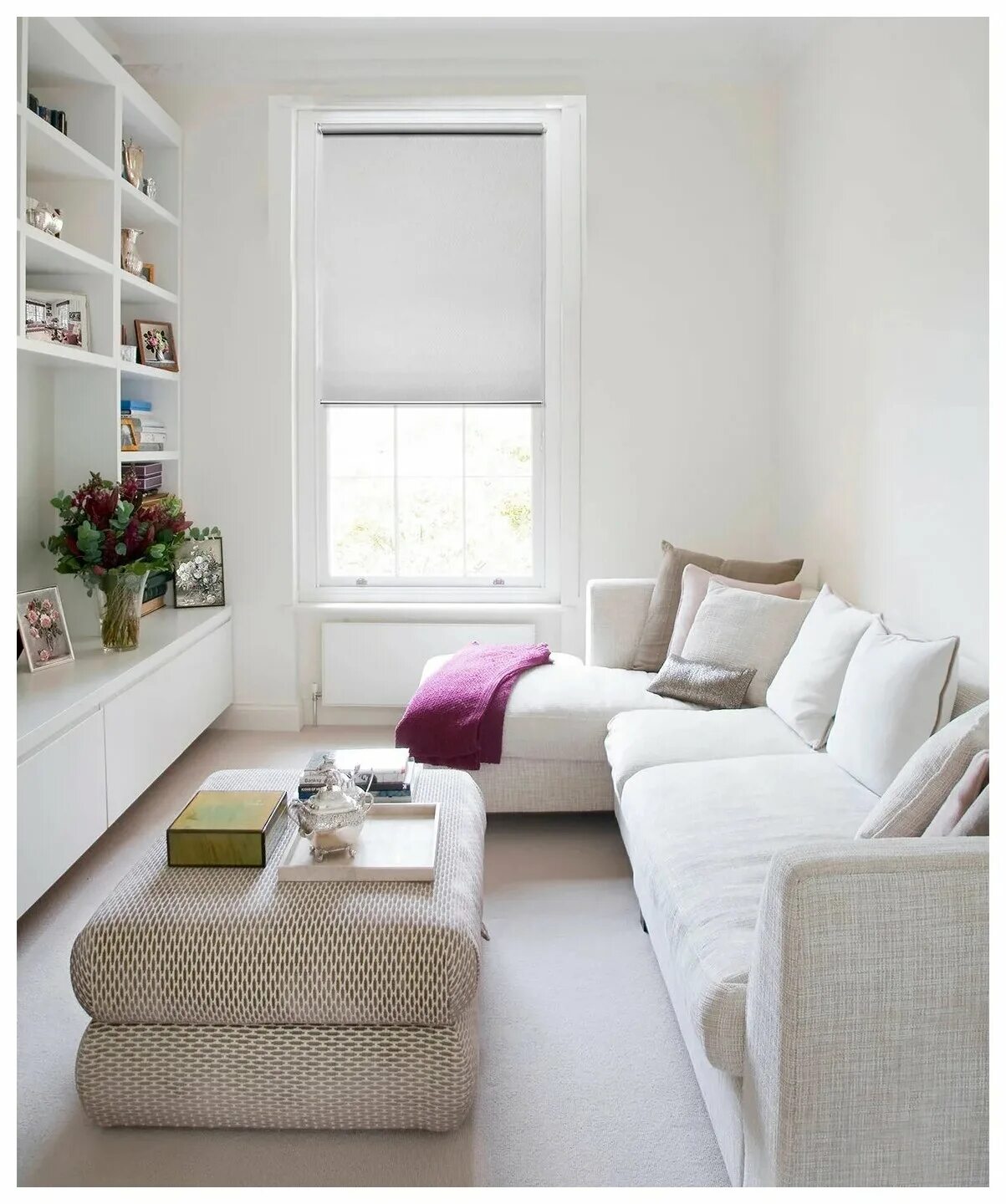 Мебель в узкую длинную комнату. Небольшая комната с большим диваном. Квадратная гостиная 17м2 интерьер. Угловой диван в узкой комнате. Диван для узкой длинной комнаты.