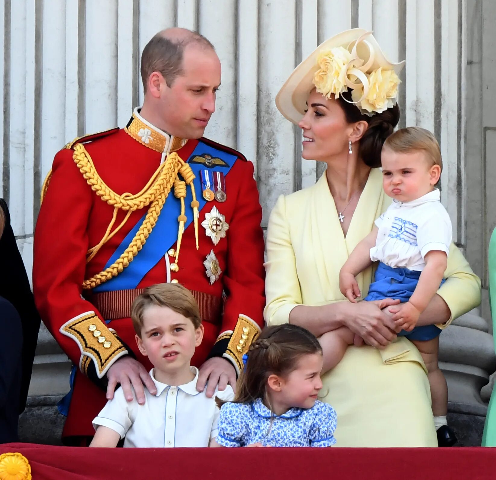 Сколько лет было принцу. Королевская семья Великобритании принц Уильям. Королевская семья Великобритании Кейт Миддлтон. Принц Вильям и Кейт Миддлтон.