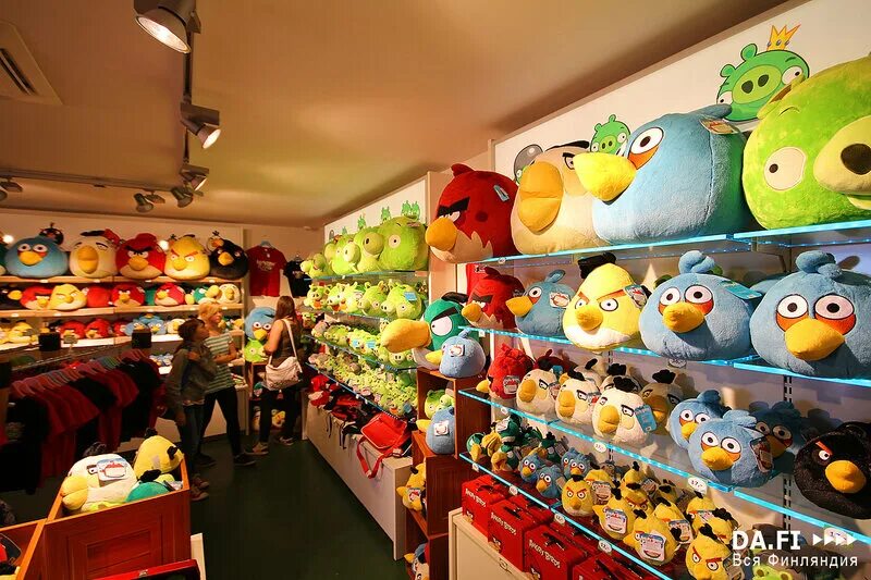 Angry birds store. Парк Энгри бердз в Финляндии. Парк Angry Birds в Финляндии. Angry Birds магазин. Энгри бердз ленд.