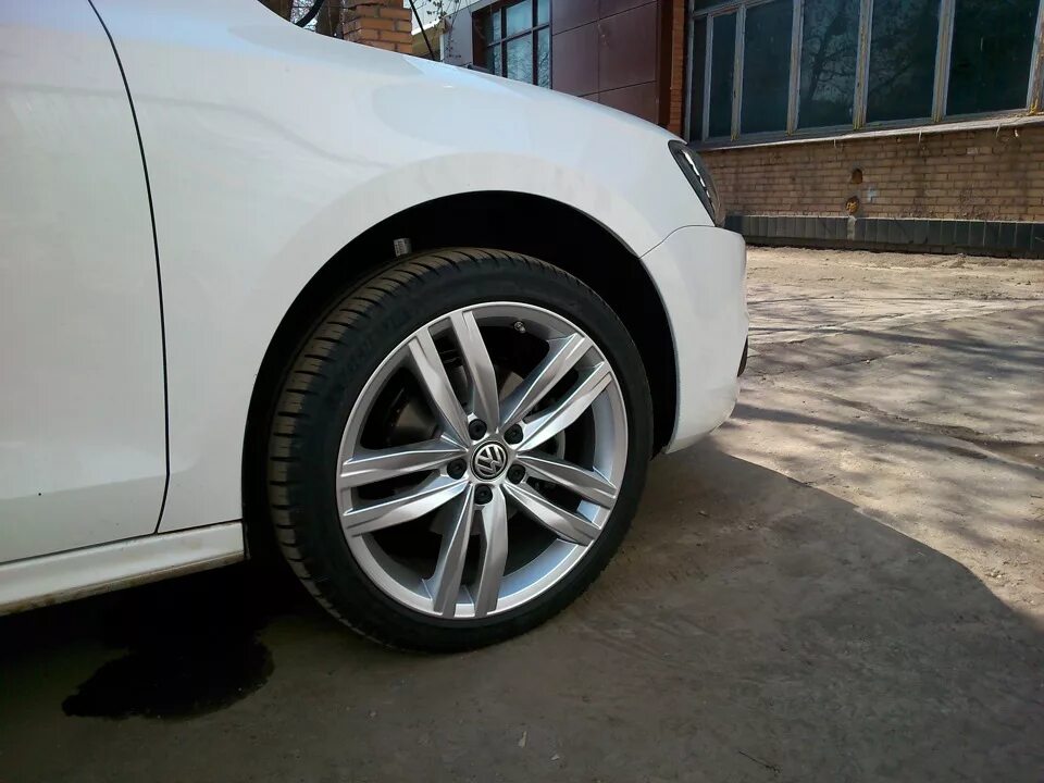 Купить шины 18 радиус. 225 55 R17 Jetta 6. 225/50 R17 Jetta 6. Jetta 6 r17 225 45. 225/55/17 Jetta 6.