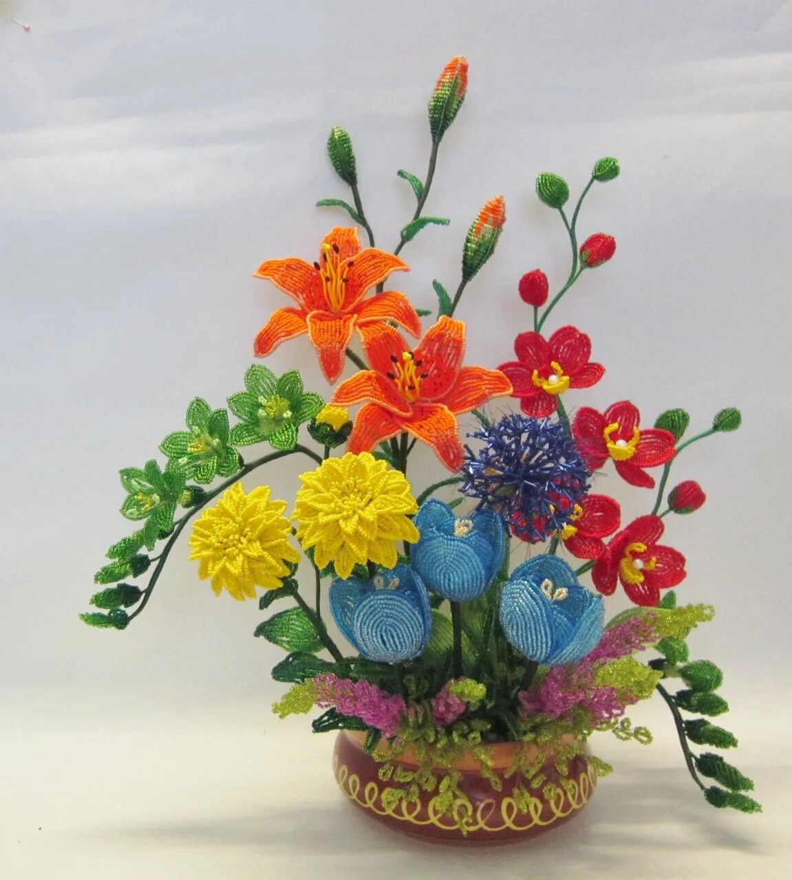 Цветы из бисера. Композиции из бисера. Бисероплетение букеты цветов. Цветы из бисера. Пионы оксаны шихта.