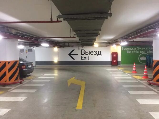 паркинг. тц капитолий севастопольский парковка. кунцево плаза подземная парковка. москва тверская улица 3 центральная парковка. паркинг в торговом центре.
