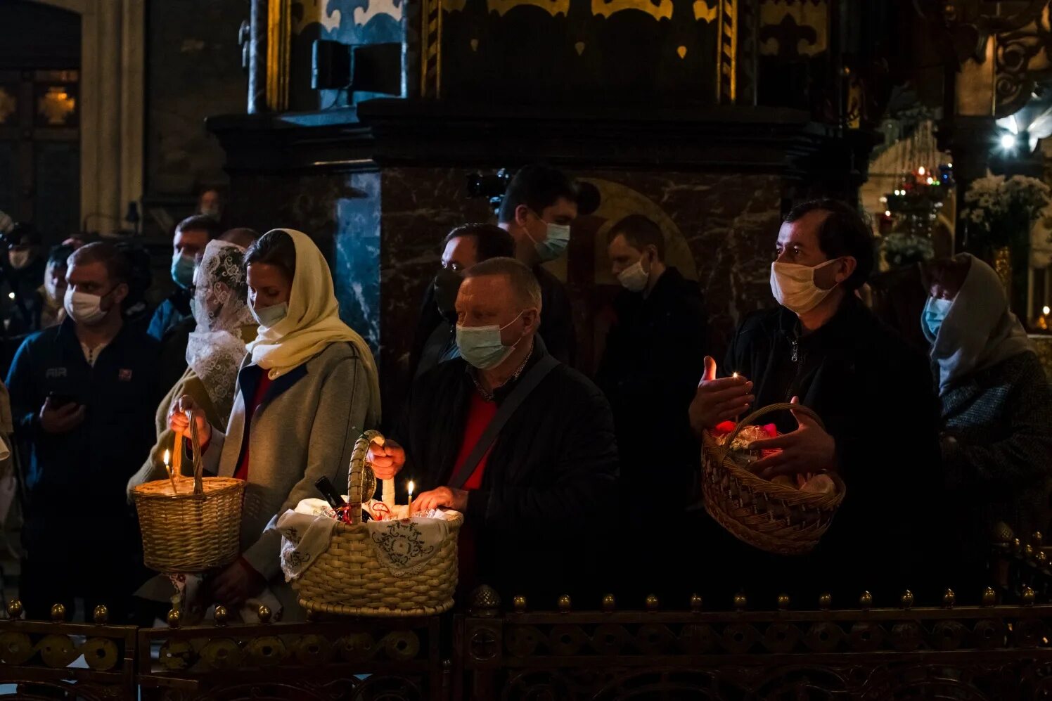 Ночное пасхальное богослужение. Причащаются ли на ночной службе на пасху. Причащаются ли на ночной службе на пасху. Пасха иваново. Пасха богослужение.