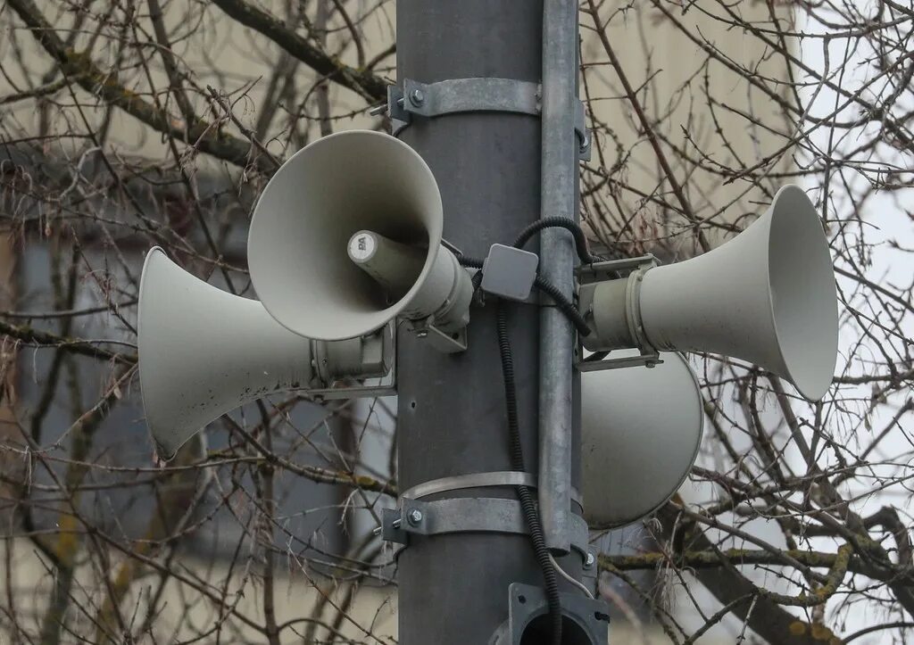 В петербурге воздушная тревога. Сирена воздушной тревоги. Система оповещения населения. Ревун воздушной тревоги. Система оповещения воздушная тревога.