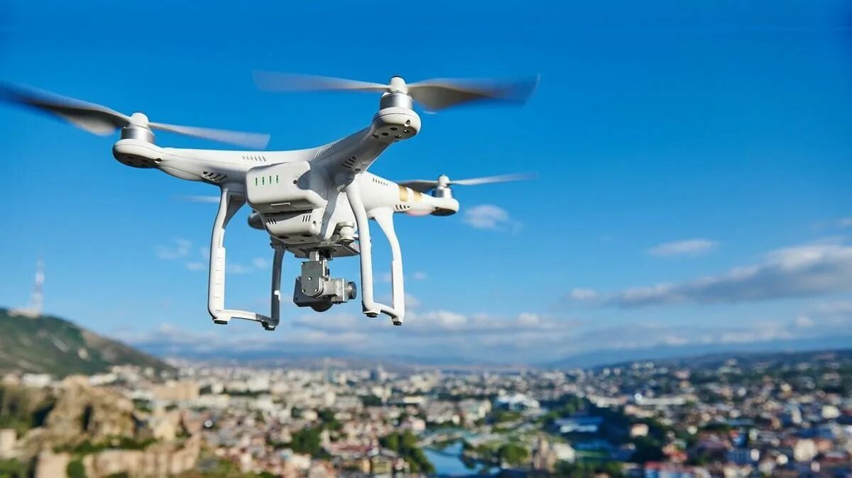 Квадрокоптер ночью. Дрон hc708w. Полет на квадрокоптере. Phantom 4 rtk. Дрон над москвой.