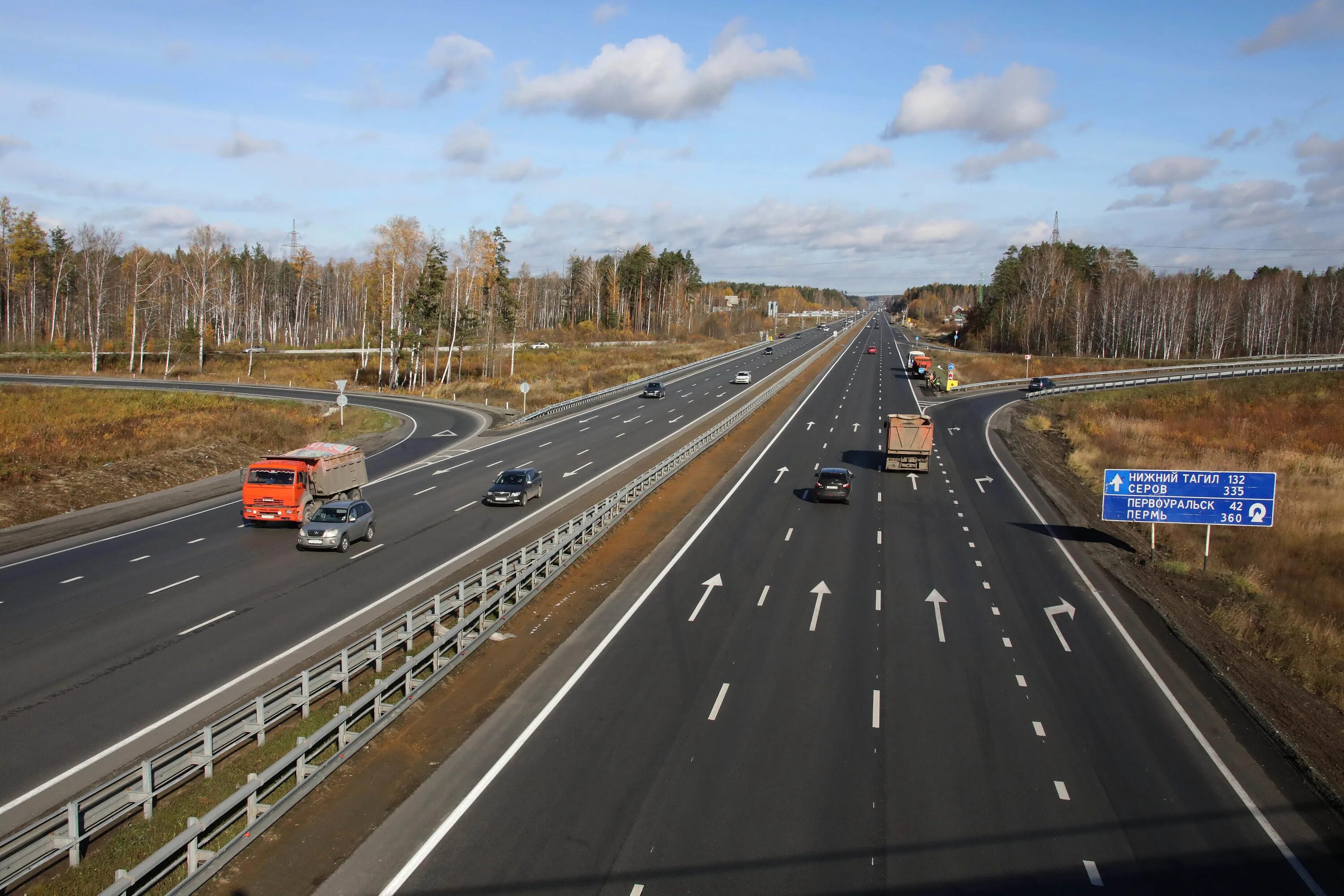 тагил город с дороги. поселок серебрянка свердловская область. трасса екатеринбург нижний тагил серов. мост через дорогу свердловское шоссе нижний тагил. нижний тагил какая дорога.