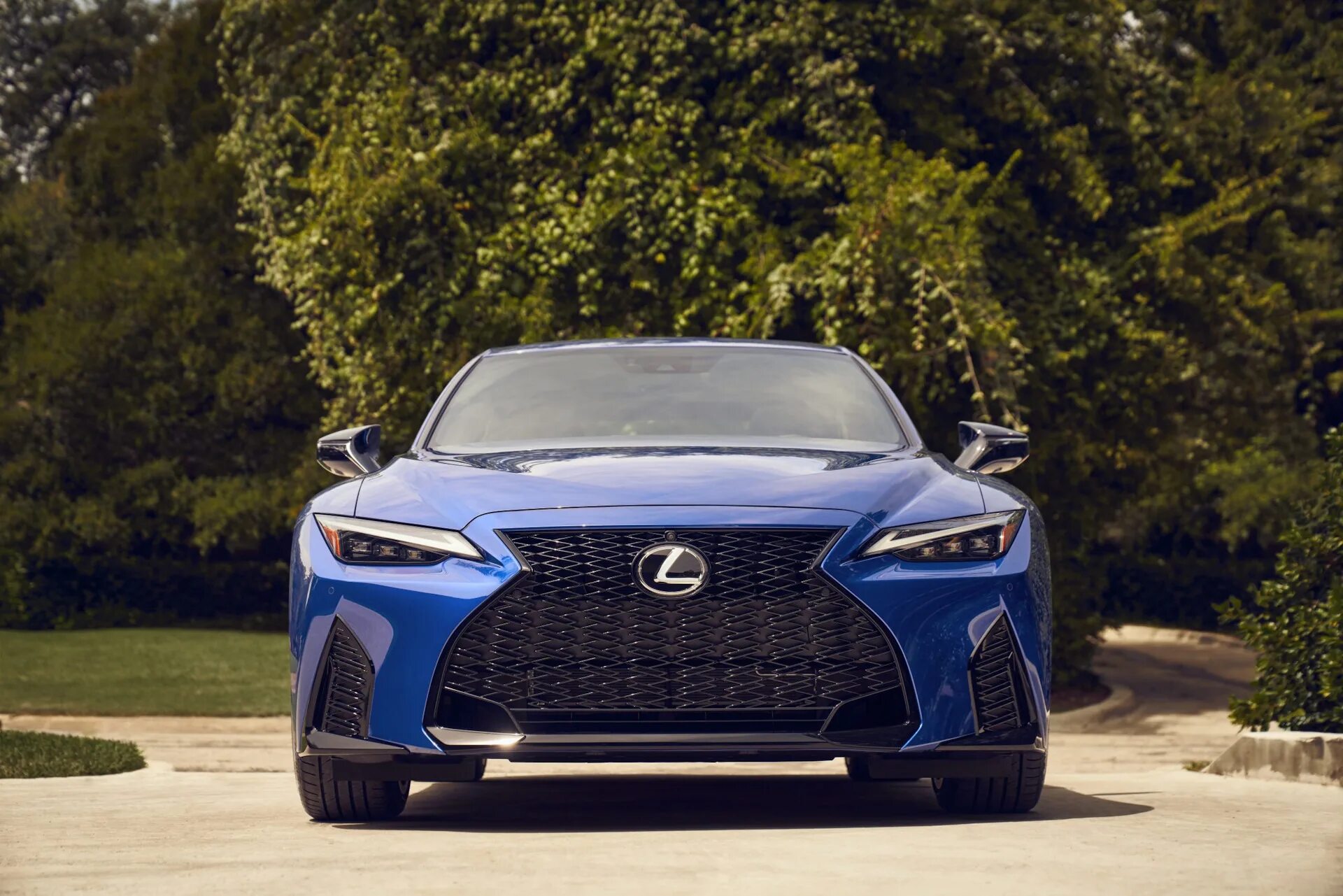 Lexus is поколения. Лексус is 350 2021. Лексус is 350 f Sport 2022. Лексус is 250 2021. Лексус is350 2021.