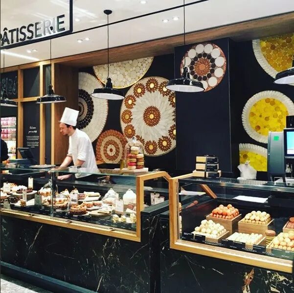 Магазины в испании внутри. Ля магазине. Магазин ля посуда в чите. Магазин ля посуда в чите. Продуктовый магазин.