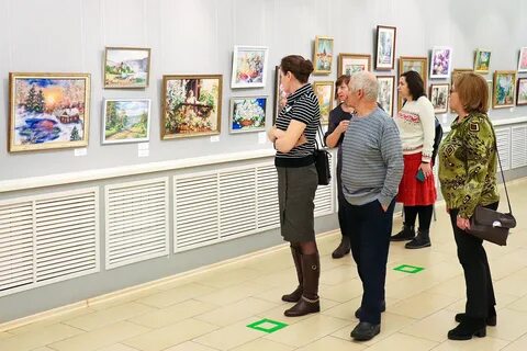 Участвовать в выставке художников