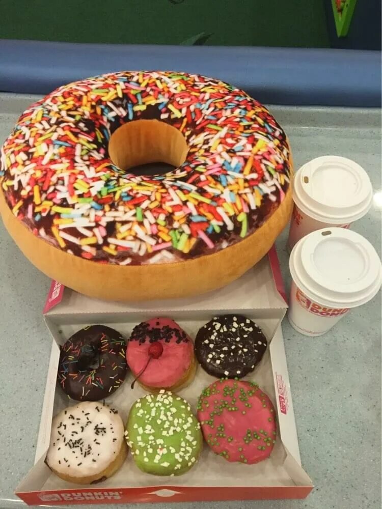 торт большой пончик. тортик пончик. торт «пончик». торт «пончик». тортик пончик.