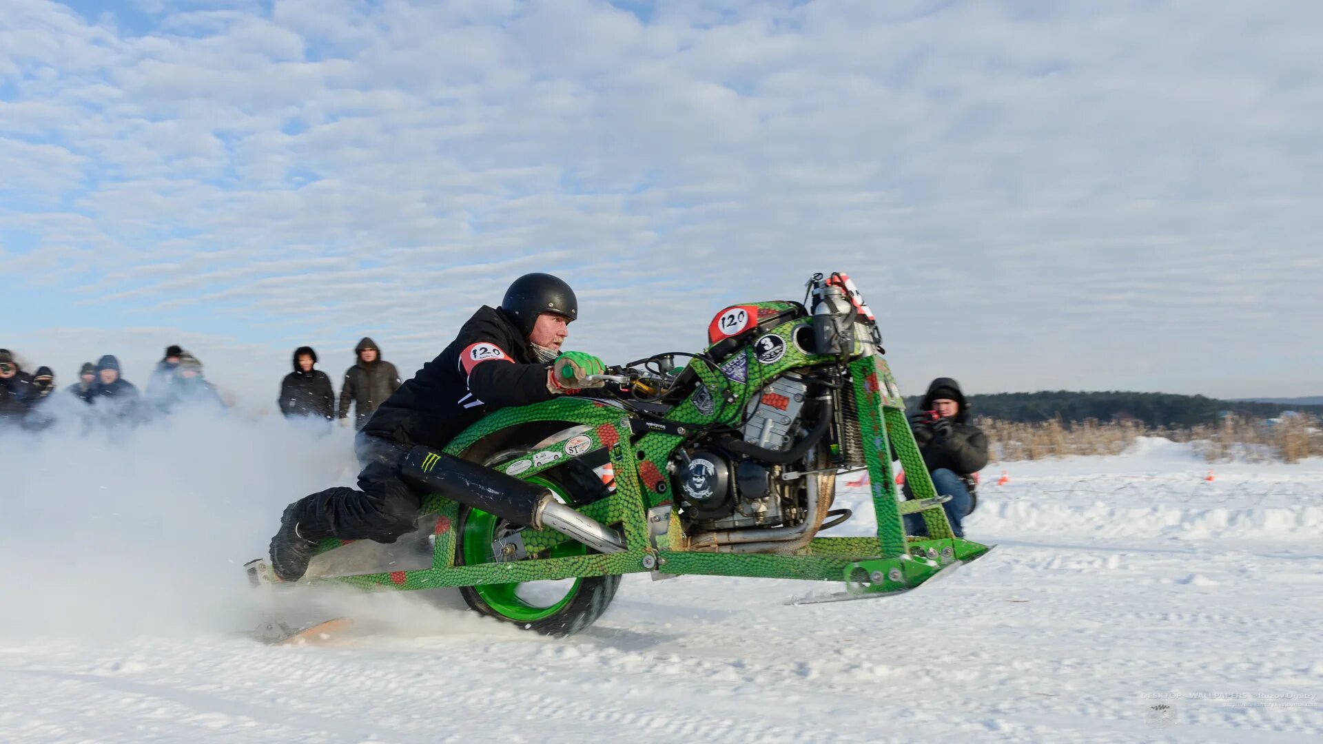 Snowdogs 2024. Унимото 2022. Гонки на мыльницах. Зимние гонки на мотоцикле зима. Гонки на мотоблоках зимой.