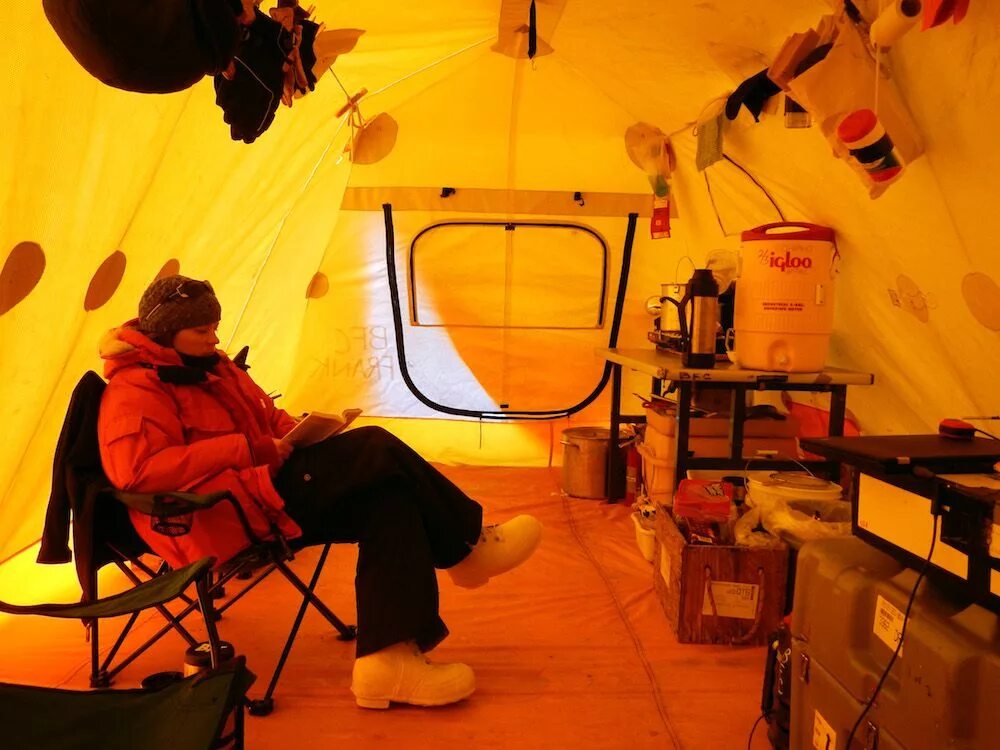 Условия быта полярников. Палатка Арктик Камп. Arctic Oven Igloo Tent. Палатка Арктика 154. Палатка Арктика 313.