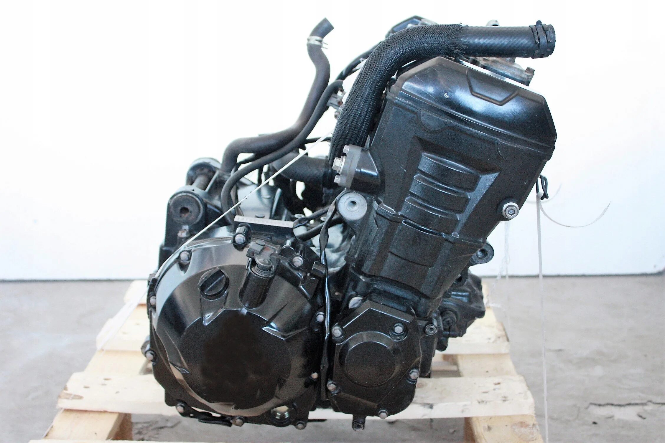 Кавасаки 125 двигатель. Kawasaki z1000 двигатель. Двигатель кавасаки. Модель двигателя ззр 1100. Двигатель кавасаки.