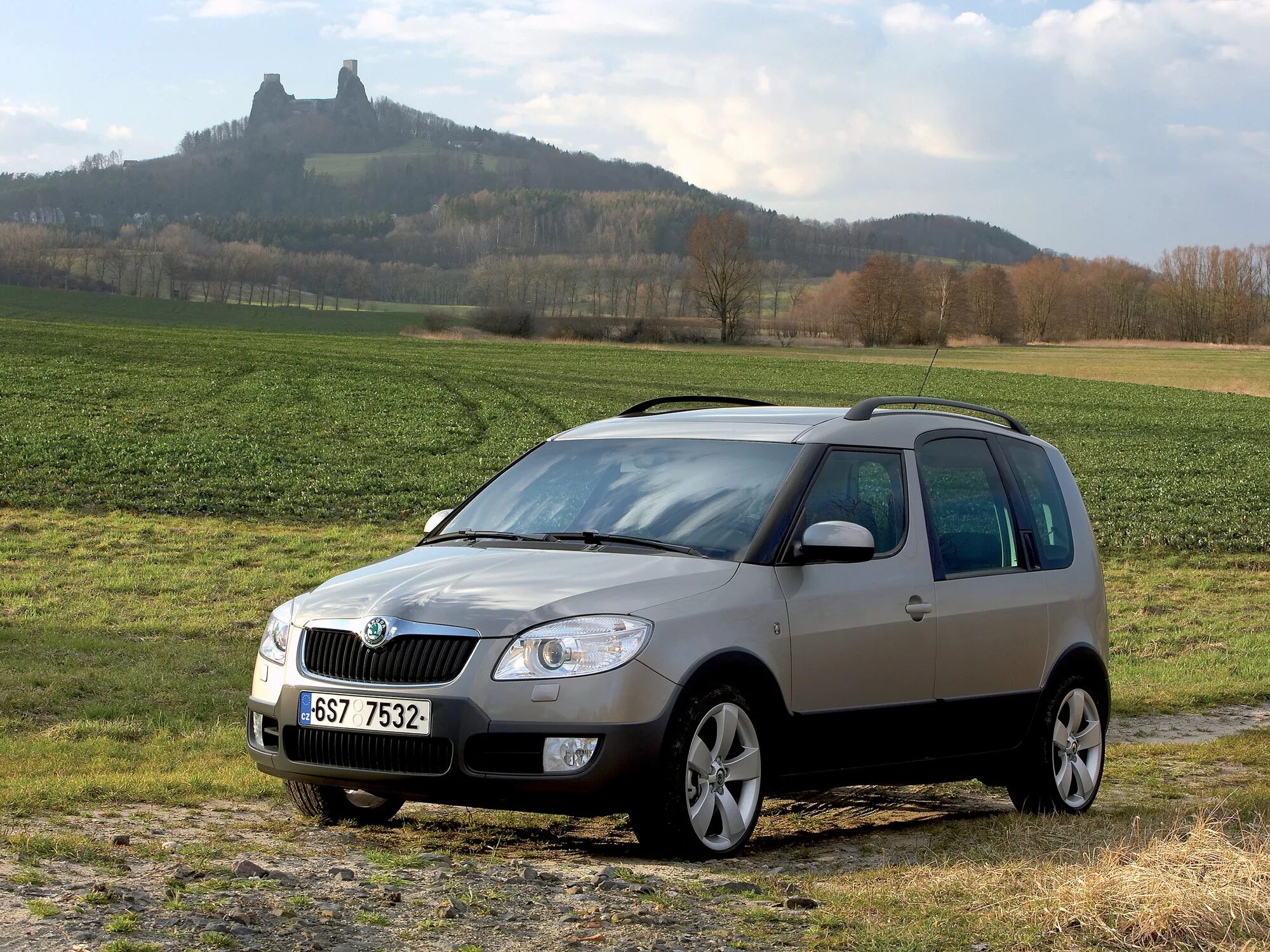 Масло шкода румстер. Шкода Румстер. Skoda Roomster 2009. Skoda Roomster Scout. Шкода Румстер 2007.