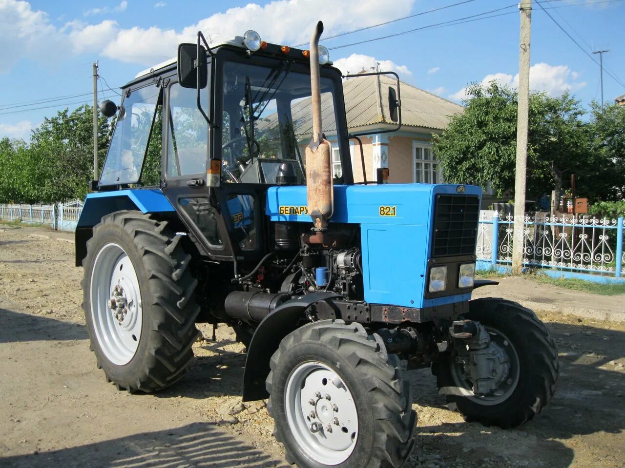 Фото мтз. Трактор МТЗ 82.1. Трактор МТЗ-82 новый. Трактор МТЗ 82 2009 года. Беларус трактор 82.2.