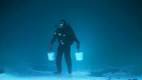 Лей под водой