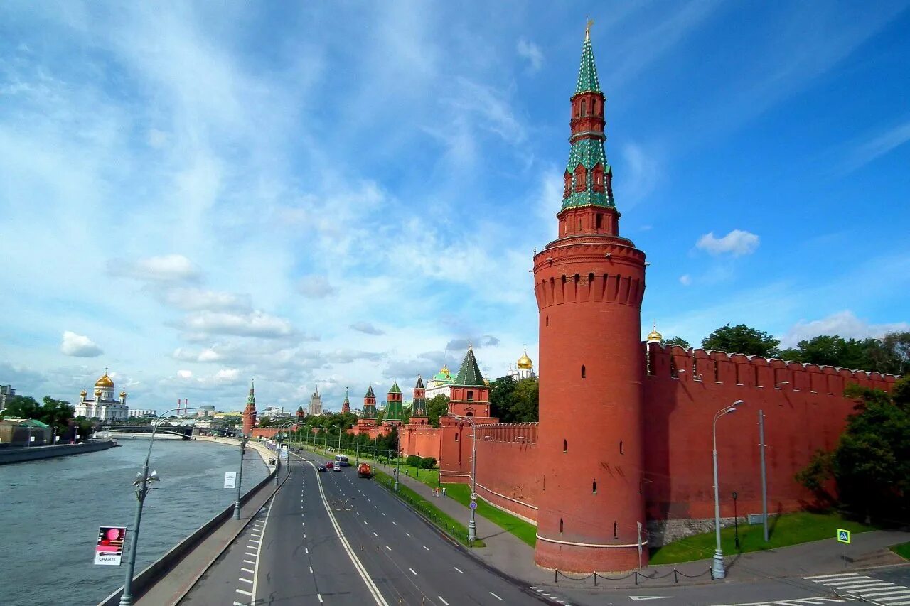 Сколько лет стоит кремль