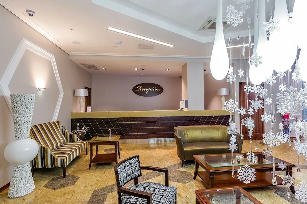Crowne plaza москва аквамарин. Отель moscow holiday 4. Плаза 4 москва. Москоу холидей отель мневники. Отель райкин плаза москва.