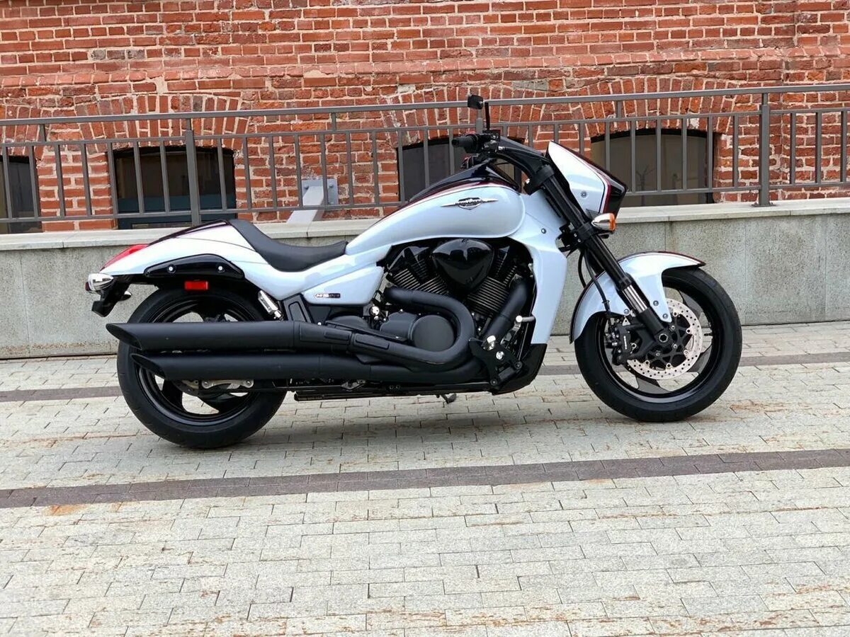 Купить сузуки булевард. Suzuki Boulevard m109r. Suzuki Boulevard m109r белый. Сузуки булевард m109r белый.