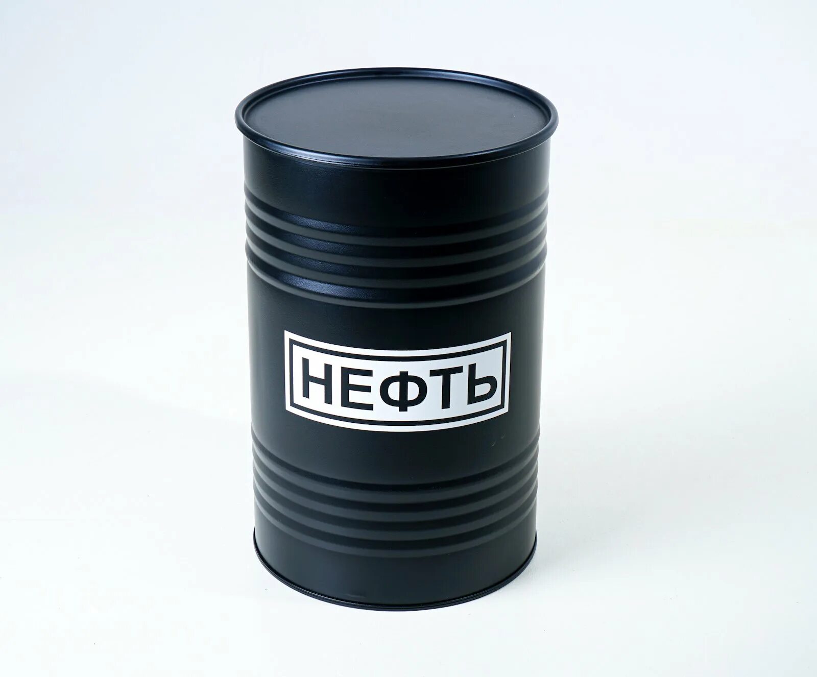 Нефтяная бочка. Бочка металлическая. Нефтяная бочка. Нефтяная бочка. Бочка с мазутом.