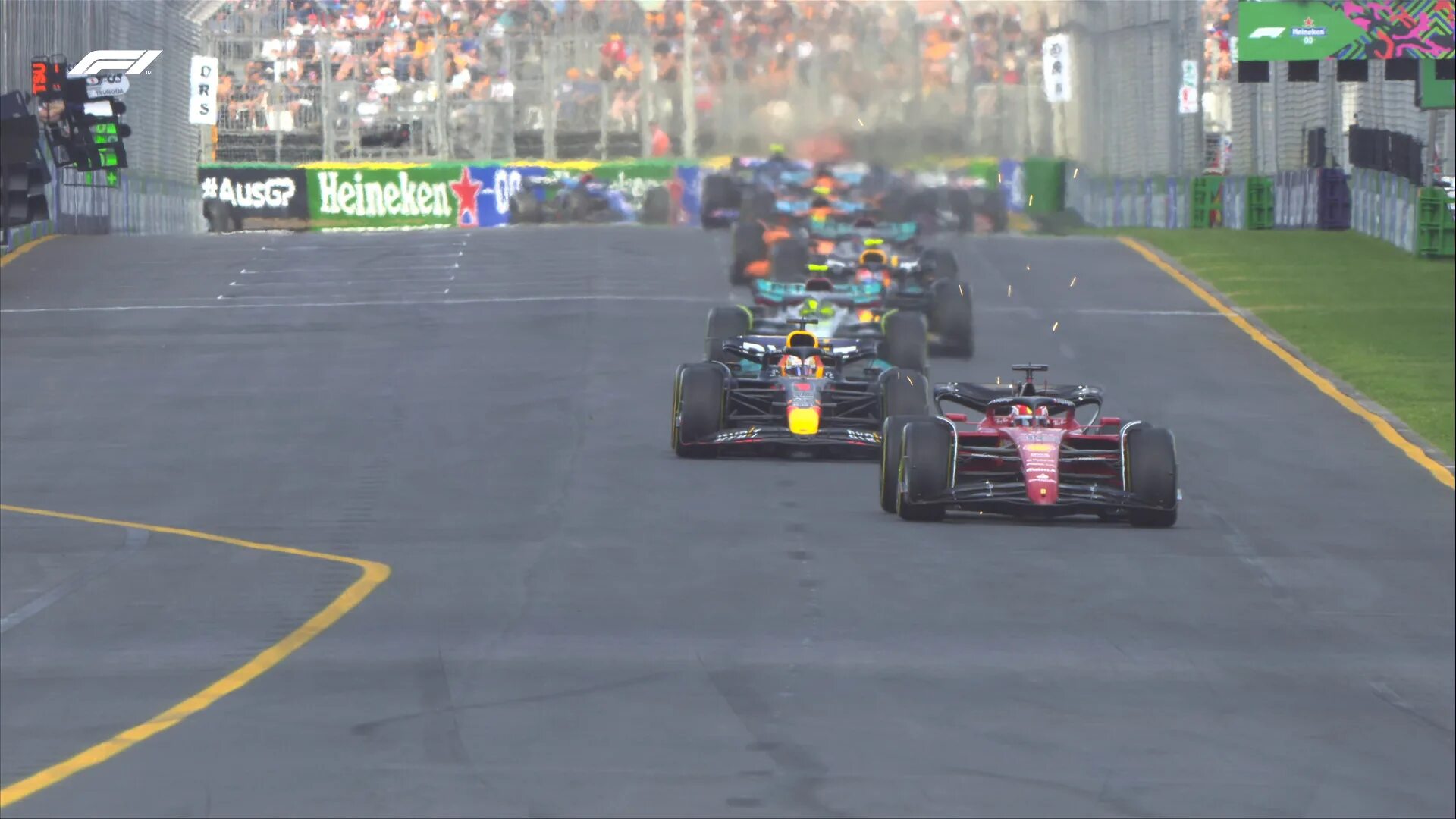 Гран при формула 1. F1 Australia 2022 crash. Гоночные машины. Машина формула 1.