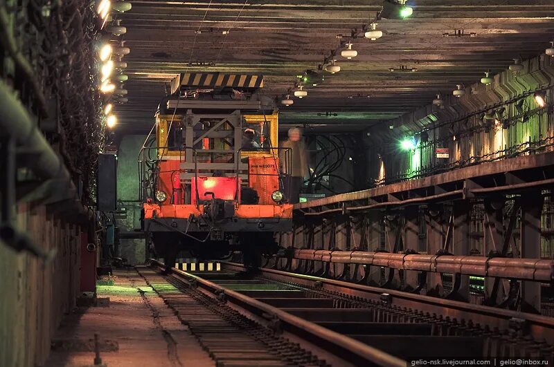 Схема метро 2010 года москва. Метро исход новосибирск в депо. Метрополитен 2010. Метрополитен 2010. Оборотный тупик метро новосибирск.