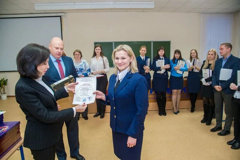 суркова елена олеговна. вагнер омск судья. беседина татьяна судья омск. помощница судьи. судья ходоркин омск.