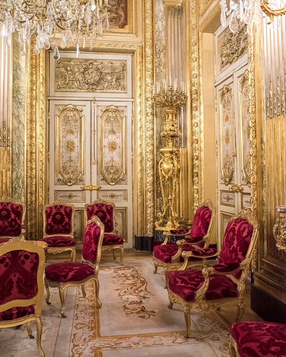 Версальский дворец Версаль стиль Барокко. Версальский дворец Версаль стиль рококо. Барокко интерьеры Версальского дворца. Версальский дворец интерьеры рококо. Версаль интерьер