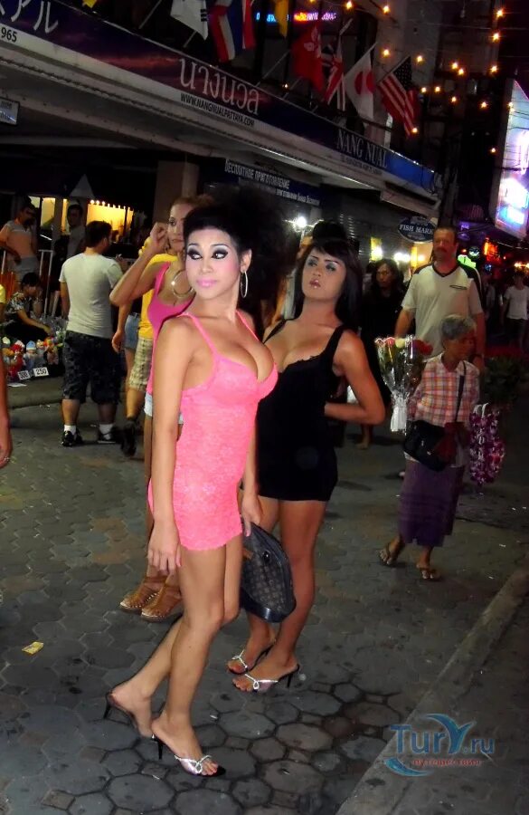 Тайские трансгендеры. Walking Street Trans Таиланд. Уокинг-стрит трансвеститы. Таиланд Паттайя трансвеститы.