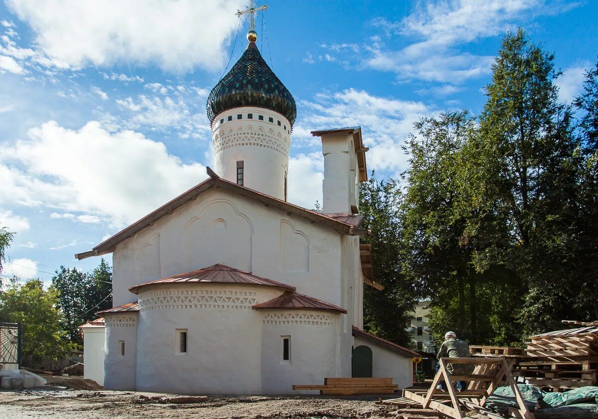 Храм сергия с залужья в пскове. Церковь сергия с залужья псков. Храм сергия радонежского псков. Церковь сергия радонежского с залужья. Храм сергия с залужья в пскове.