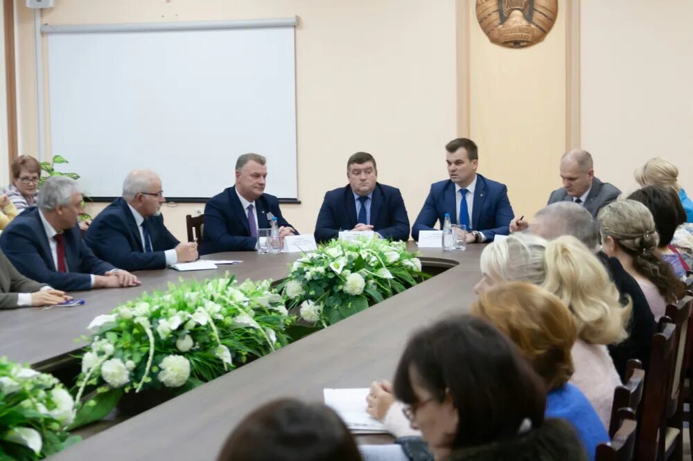 Минюст беларуси сайт. Министр юстиции Республики Беларусь. Министр продовольствия Беларуси. Министр юстиции Республики Беларусь Хоменков фото.