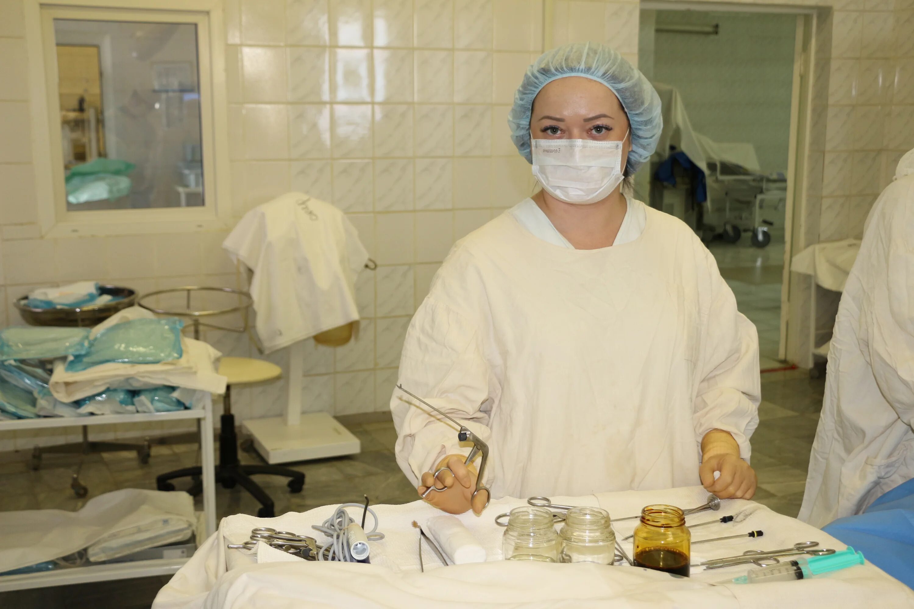 операционная медсестра. реанимационная медсестра. перевязочная медицинская сестра хирургического отделения. брянская городская больница 1 ожоговое отделение. медсестры ожогового отделения.