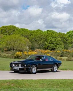 Aston martin v8