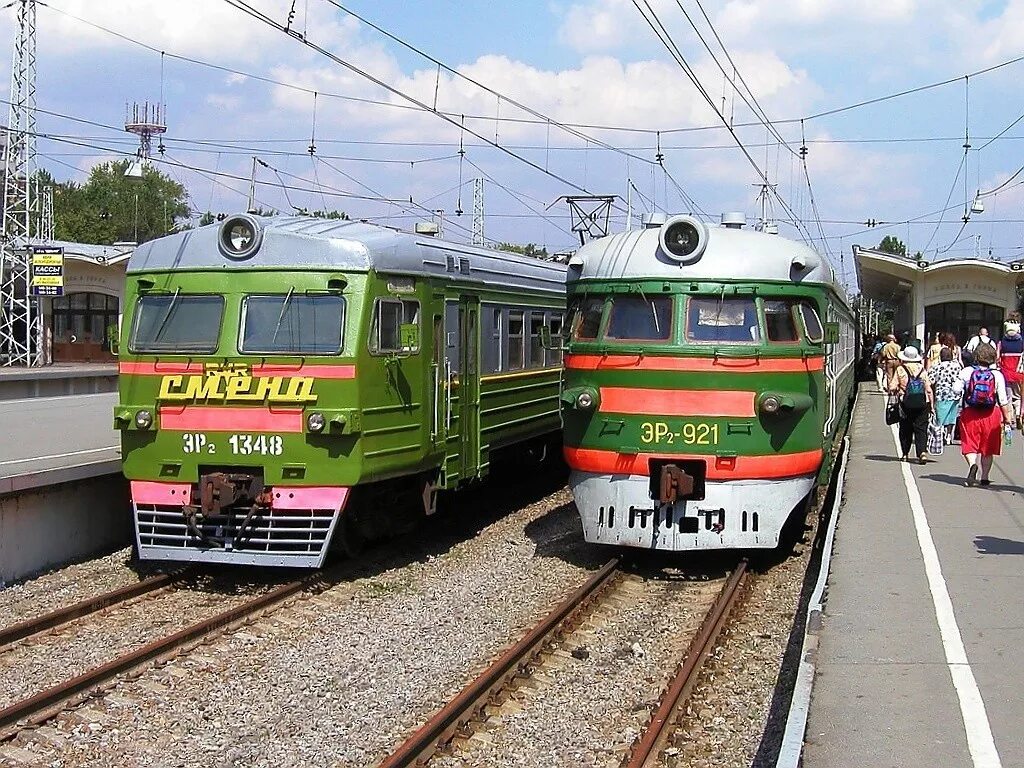 эд4м 62-301. нахабино станция электрички. савёловское направление московской железной дороги. станция мжд серп и молот. станция новогиреево электричка.