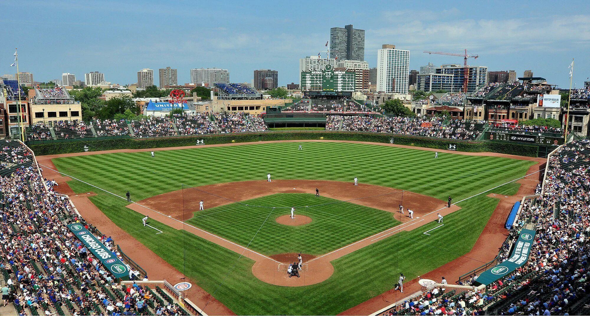 Wrigley field. Бейсбол корт. Бейсбол ворота. Бейсбольное поле фото. Related field