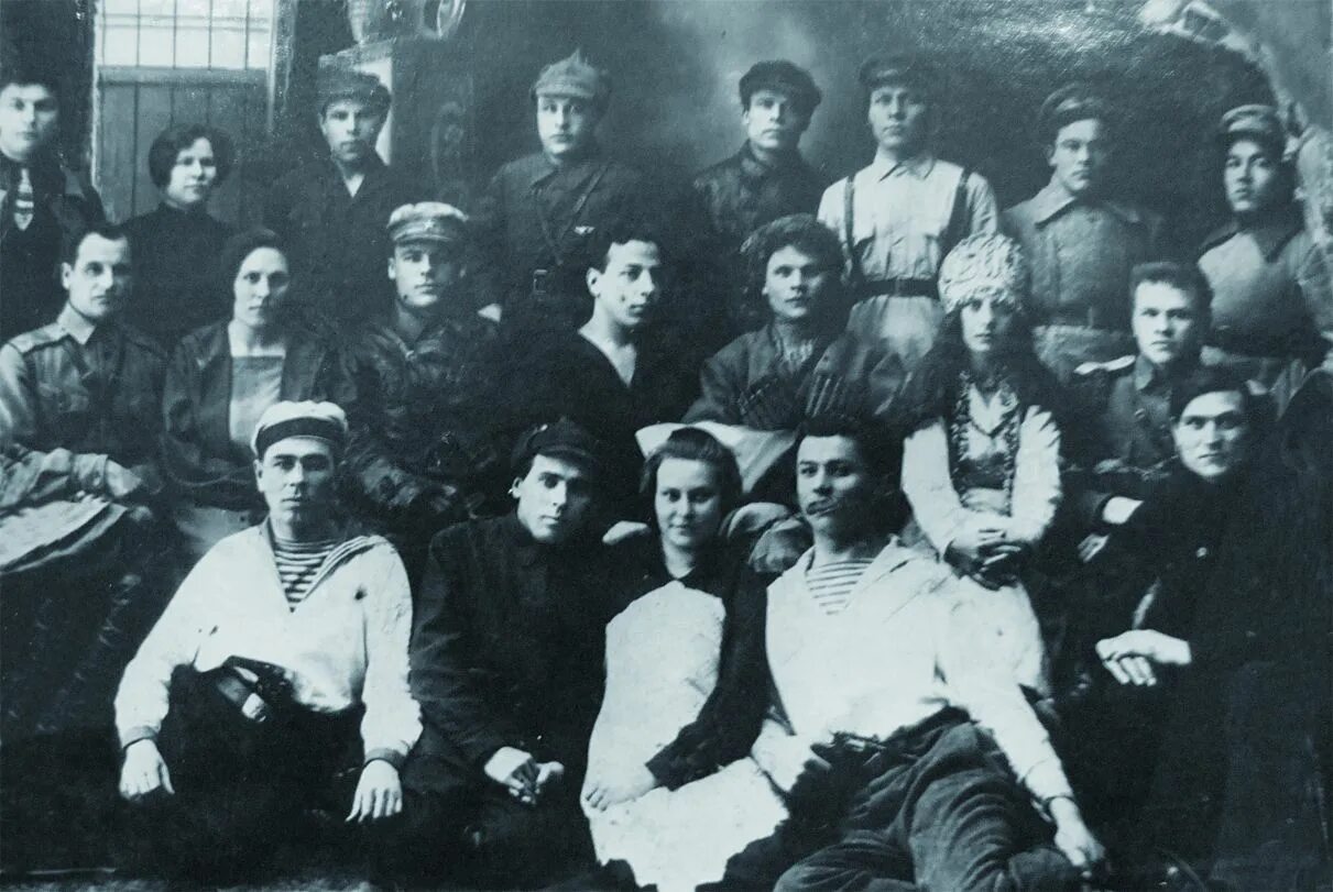 Театр рабочей молодёжи 1920. Трам театр рабочей молодежи. Театр рабочей молодёжи 1927. Трам театр рабочей молодежи. Ленинградский трам театр рабочей молодежи.