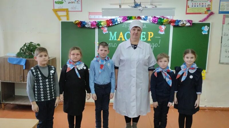 Мастер это звучит гордо орлята. Орлята учатся летать фото. Мастер это звучит гордо орлята. Орлёнок мастер презентация. Школьник 1 классник.