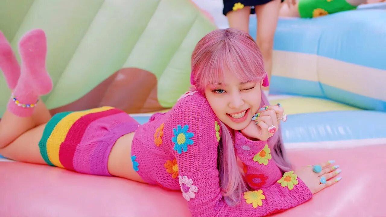 Jenny ki. Black pink jennie. Дженни модельер. Дженни блэк пинк 2021. Jenny ki.