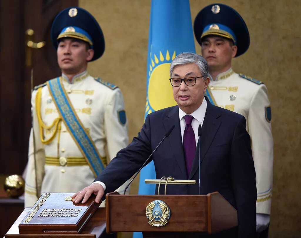 Президентская казахстана. Токаев и Назарбаев. Токаев Касым Жомарт присяга.