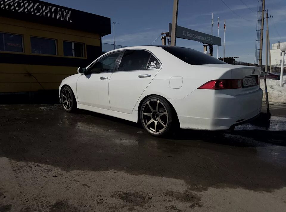 Диски на хонда аккорд 7. Колеса honda accord 7. хонда аккорд 7 серебристый r17. хонда аккорд 7 на 15 колесах.