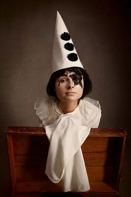 Пьеро портрет. Пьеро и арлекин буратино. Поль сезанн пьеро и арлекин. Пьеро и арлекин картина сезанна. Пьеро буратино.