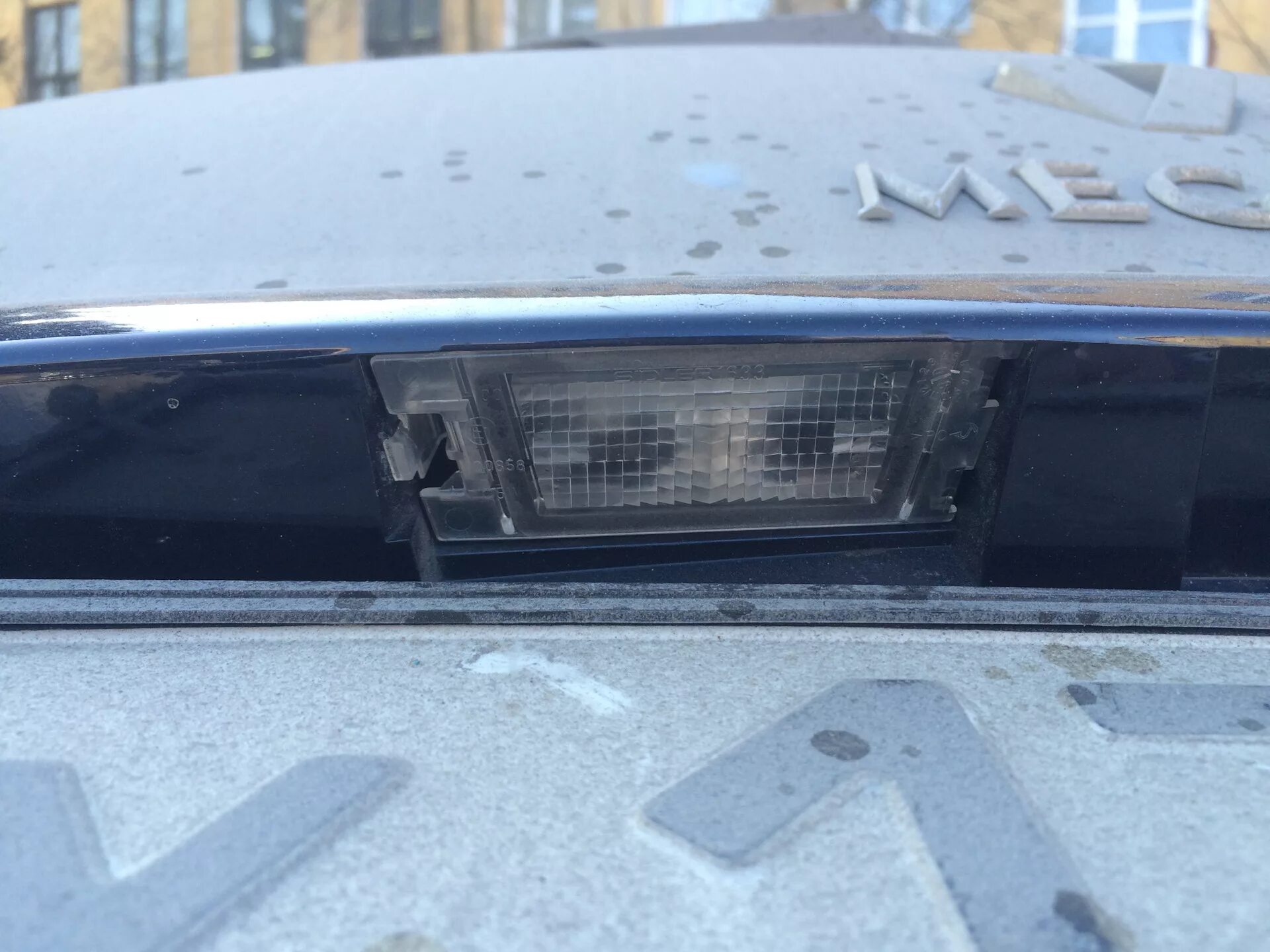 Подсветка номера рено меган 2. Подсветка номера меган 2. Лапы подсветки номера меган 2. Разъем подсветки номера меган 2. Подсветка номера рено меган 2.