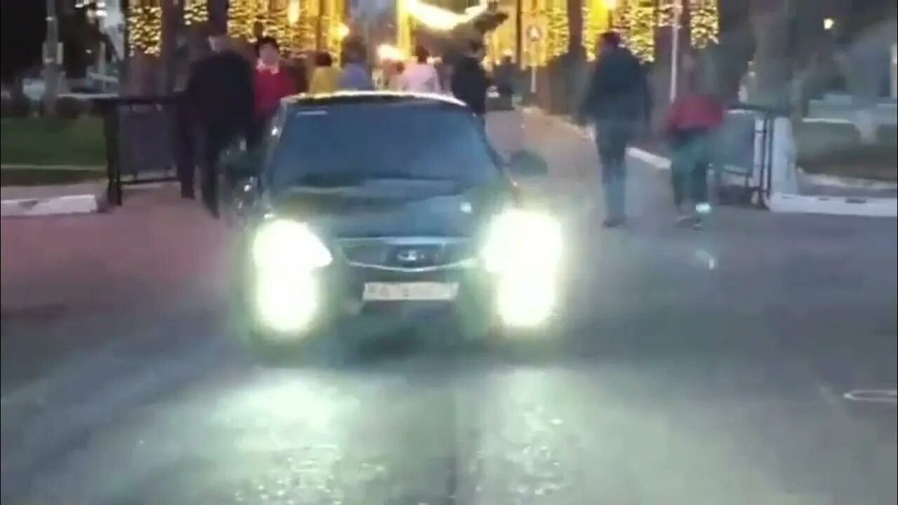 Девушка около машины. Автоваз на альбом. Катит автоваз. За рулем ваз 2101. Под сотку.