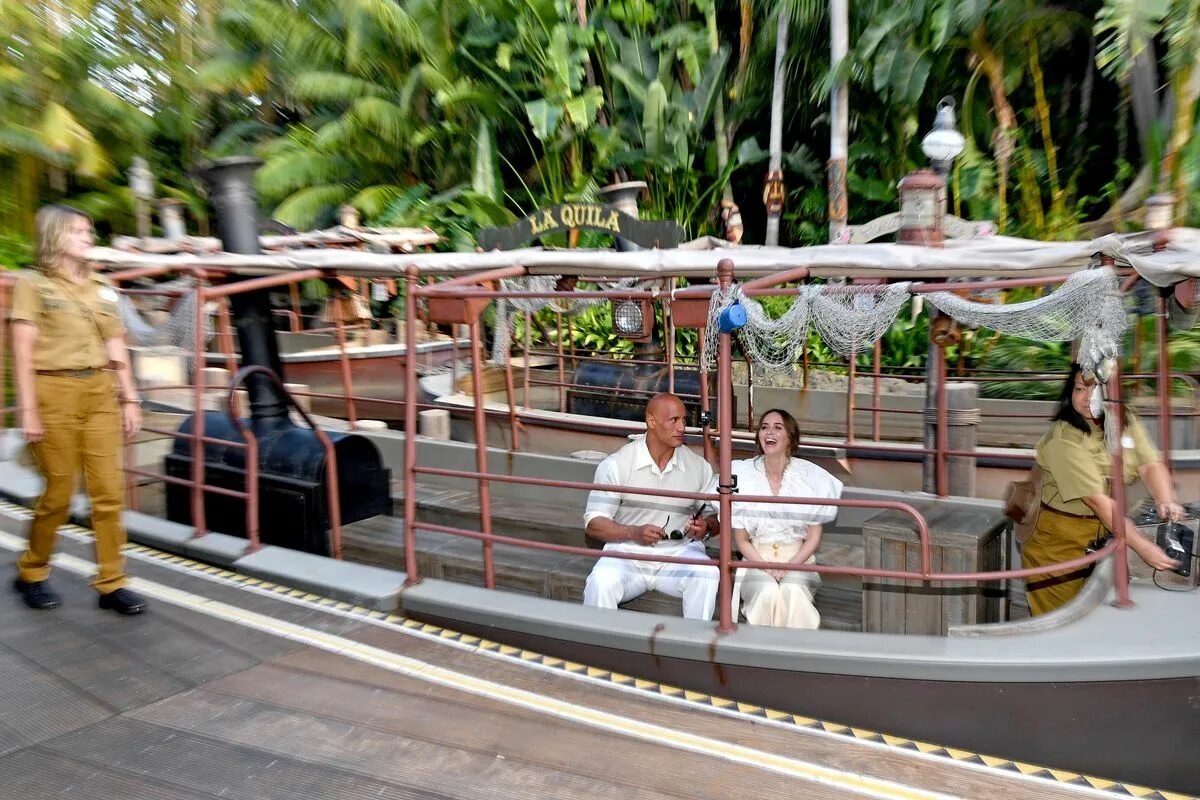 Круиз по джунглям музыка. Круиз по джунглям 2021. Jungle cruise disneyland. Круиз по джунглям агирре. Круиз по джунглям агирре.