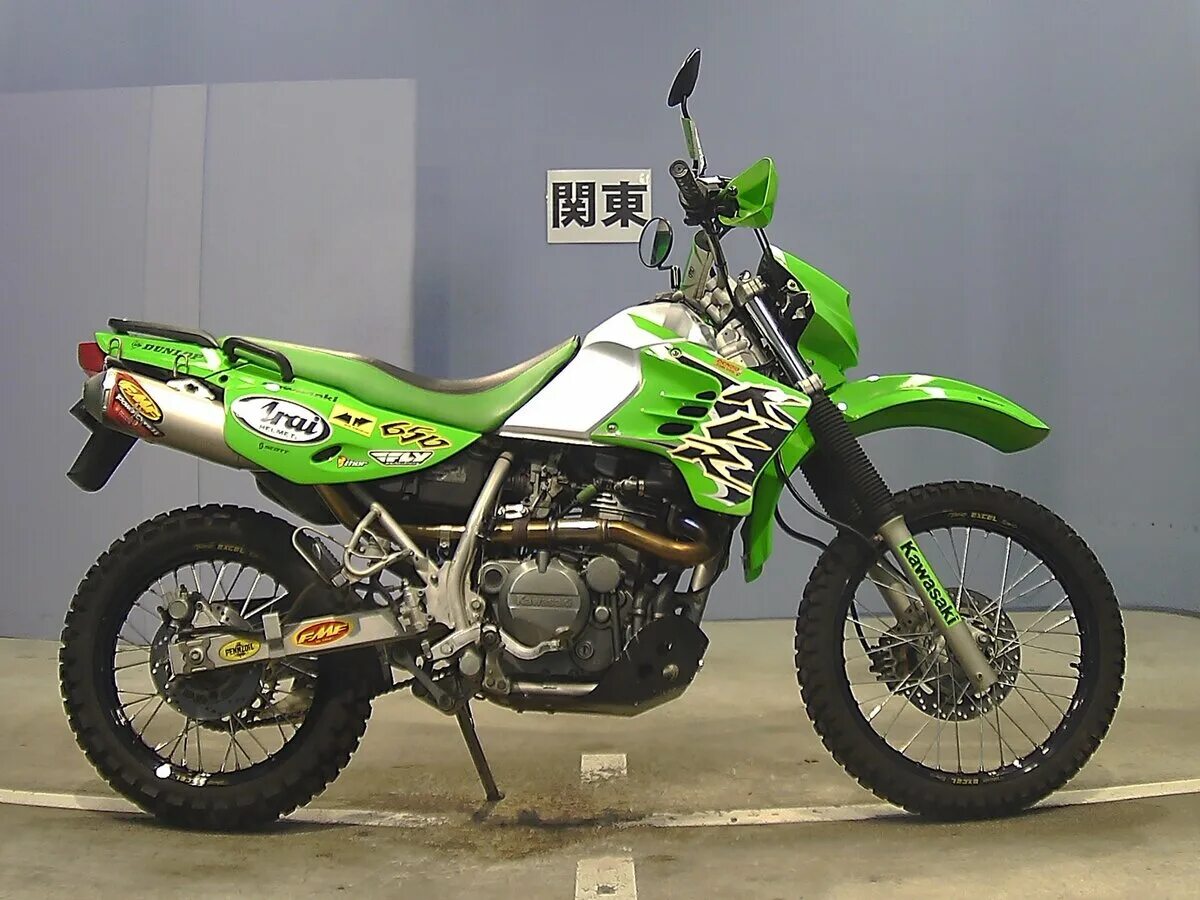 Зеленый 650. Kawasaki KLR 650 2000. Kawasaki klr650 зеленый. Kawasaki KLR 650 2001. Kawasaki KLR 650 зелёный 2001.