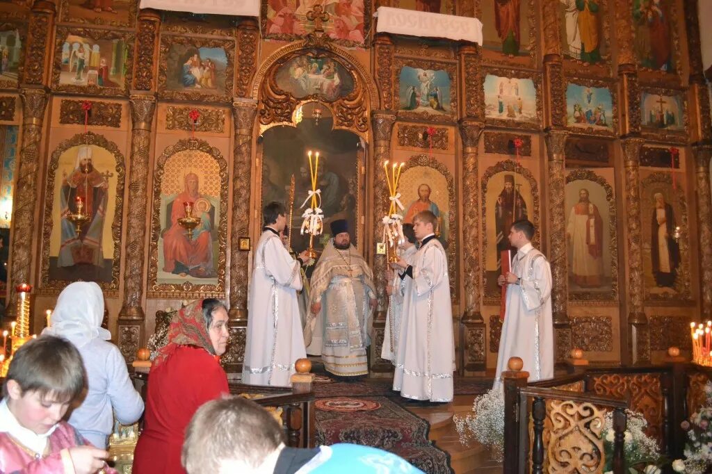 Храм тушино расписание. Боголюбский храм мичуринск священники. боголюбский храм мичуринск. ильинский храм мичуринск внутри.